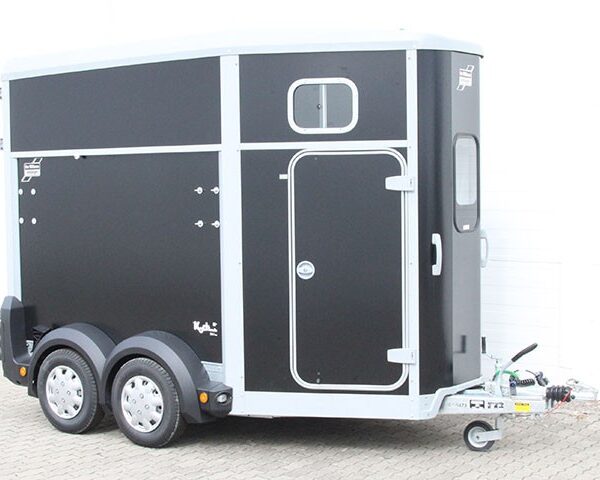 Ifor Williams Pferdeanhänger HB506|Sattelkammer|schwarz