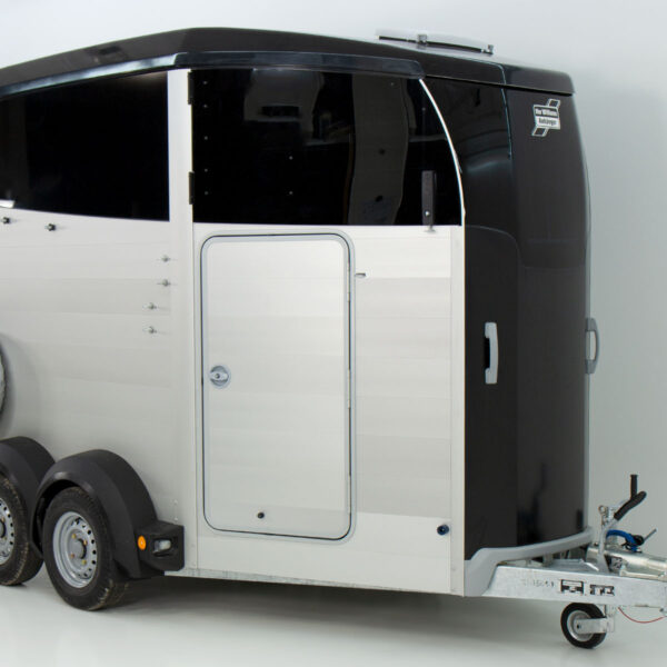 Ifor Williams Pferdeanhänger HBX 511|Sattelkammer|neues Modell|schwarz