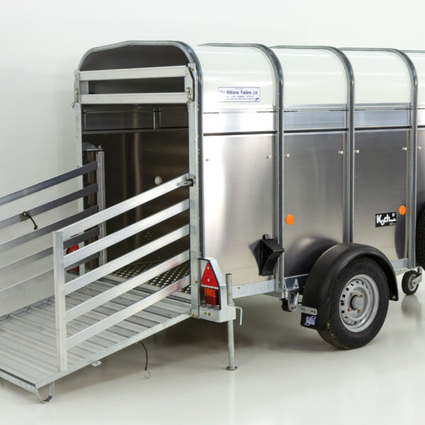 Ifor Williams P8G Tieranhänger – 124x250cm für Schafe & Kälber, 1,4t