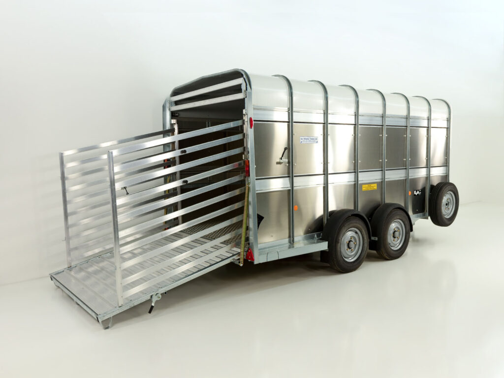 Ifor Williams TA510 Viehanhänger 14x6 – 3,5t 178x434x183cm